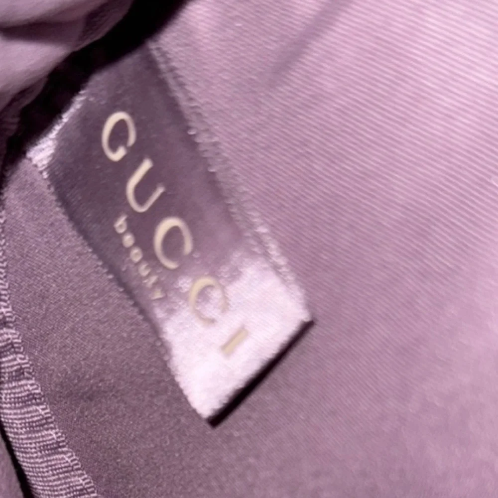 Gucci Beauty Purple Cosmetics Case - Picture 3 of 4